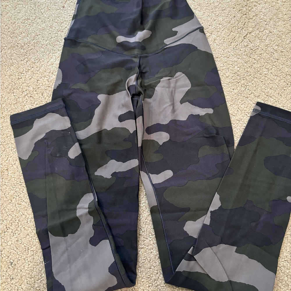 Aerie Camouflage Leggings - Black and Green